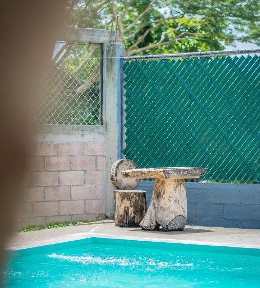 هتل Hostal Don Luis