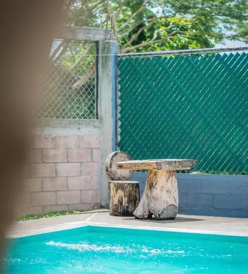 هتل Hostal Don Luis