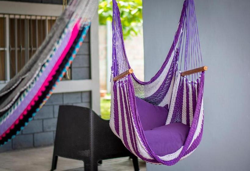 هتل Hostal Don Luis