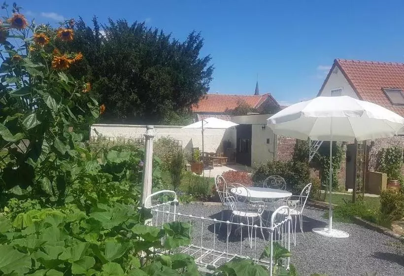 Aamiaismajoitus (B&B) Au Champ Du Coq