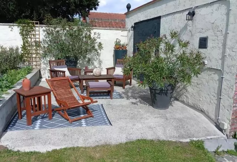 Aamiaismajoitus (B&B) Au Champ Du Coq