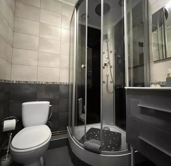 Aamiaismajoitus (B&B) Château De Crènille