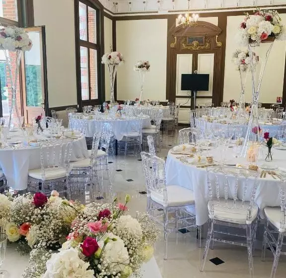 Aamiaismajoitus (B&B) Château De Crènille