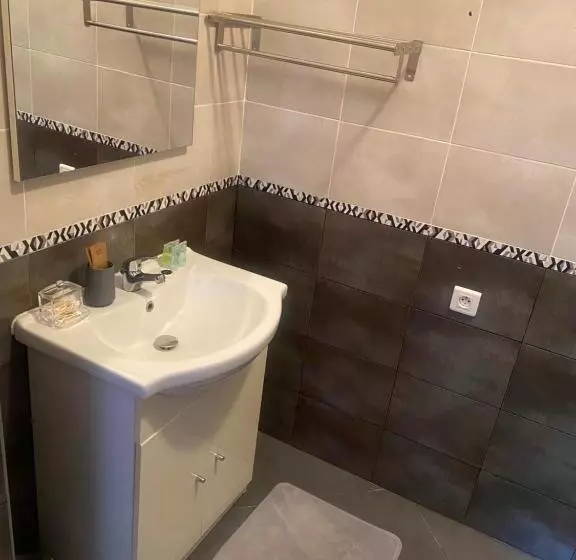 Aamiaismajoitus (B&B) Château De Crènille