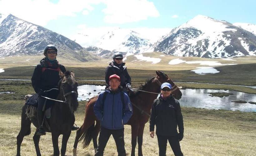 تختخواب و صبحانه Guesthouse Bermet