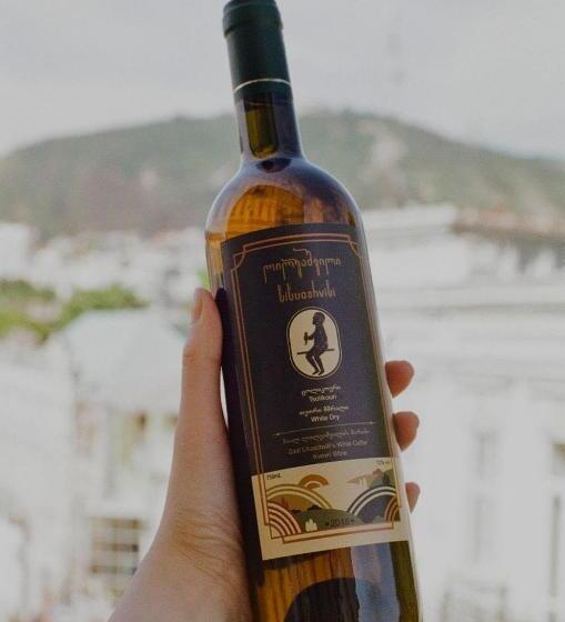 تختخواب و صبحانه Zaali S Wine Cellar