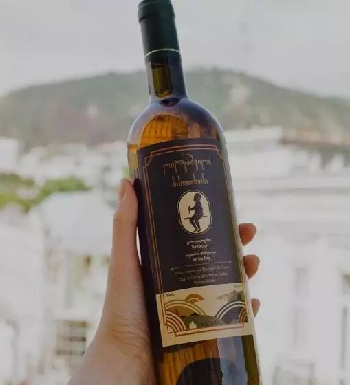 تختخواب و صبحانه Zaali S Wine Cellar