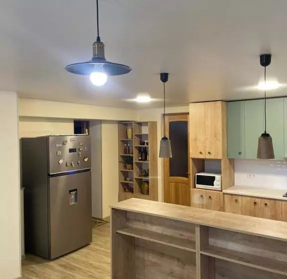 تختخواب و صبحانه Zaali S Wine Cellar