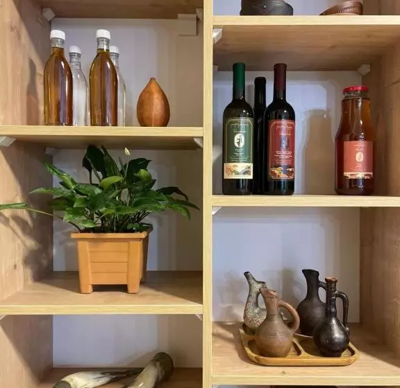 تختخواب و صبحانه Zaali S Wine Cellar