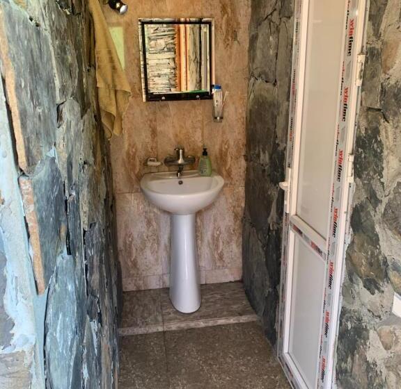 פנסיון Eno Grand