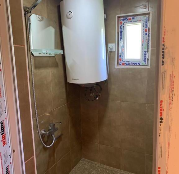 פנסיון Eno Grand