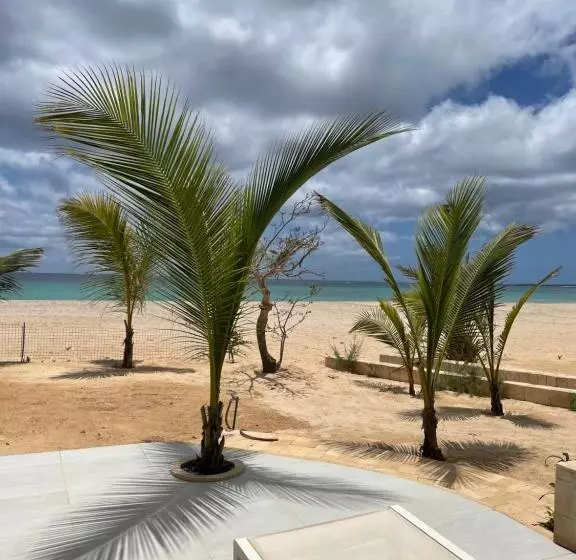 پانسیون Villa Alfredo Marchetti Nº13 A Suites On The Beach, Praia De Chaves, Boa Vista