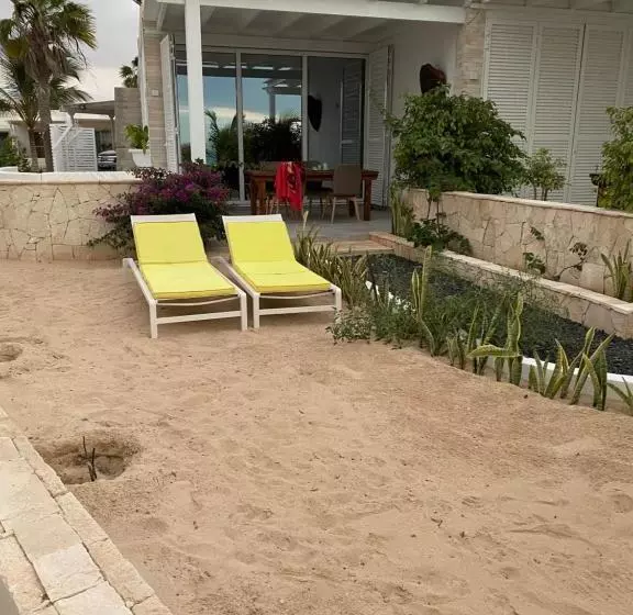 پانسیون Villa Alfredo Marchetti Nº13 A Suites On The Beach, Praia De Chaves, Boa Vista