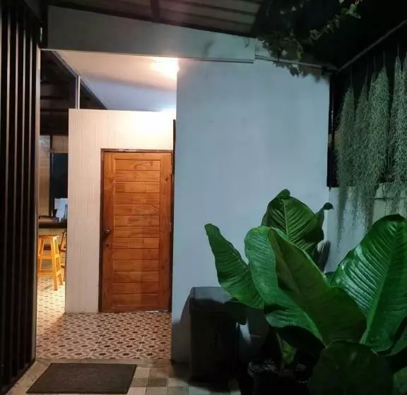 Backpack Hostel Kohyaoyai