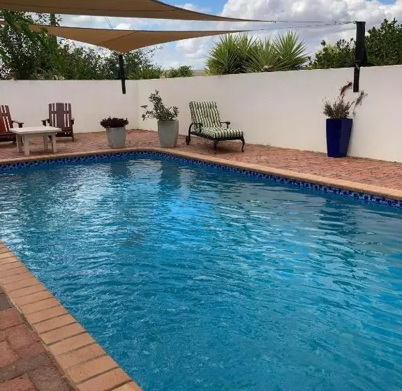 Aamiaismajoitus (B&B) Merwenstein   Guest House, Cottages, Studio Units