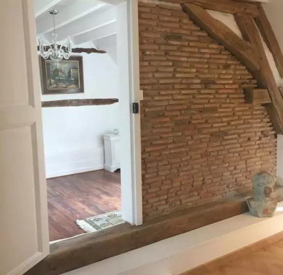 Aamiaismajoitus (B&B) La Vigne Dorée