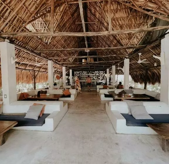 هتل Pacifico El Paredon