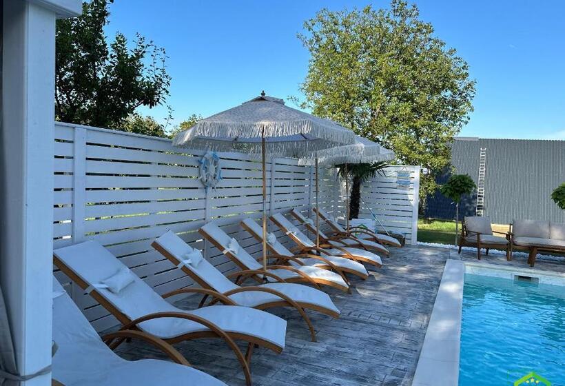 پانسیون La Căsuțe