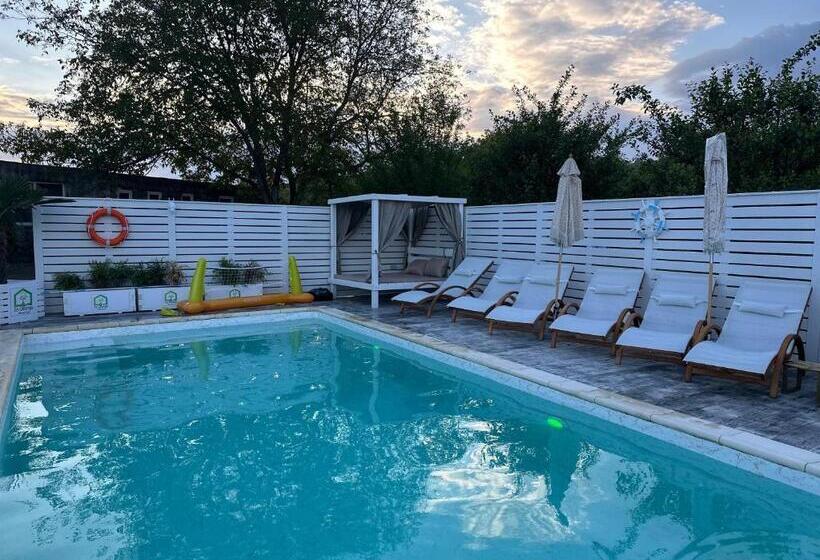 پانسیون La Căsuțe