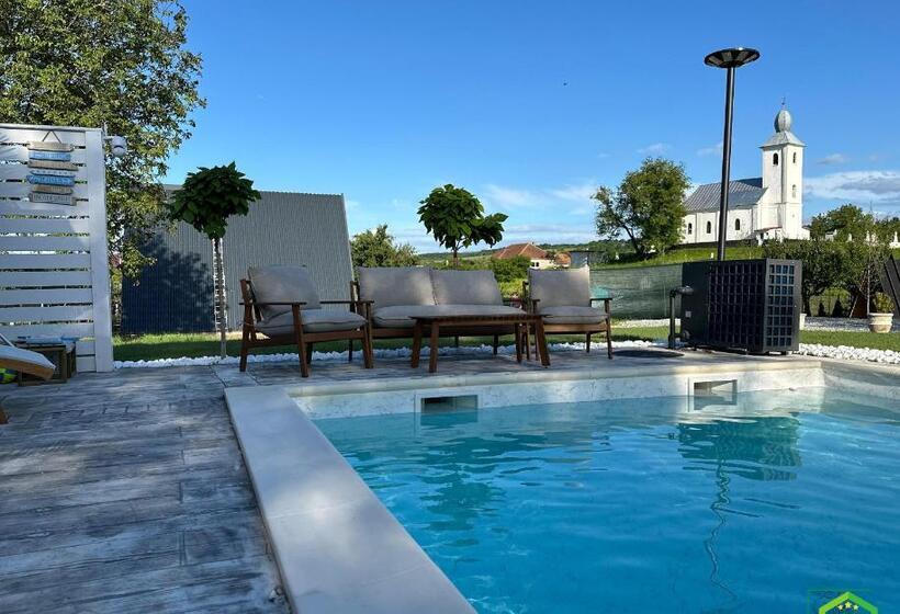 پانسیون La Căsuțe