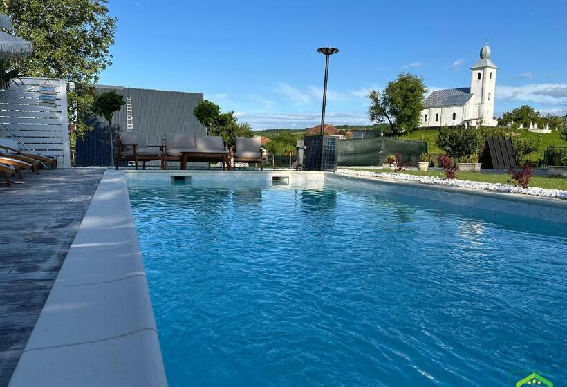 پانسیون La Căsuțe