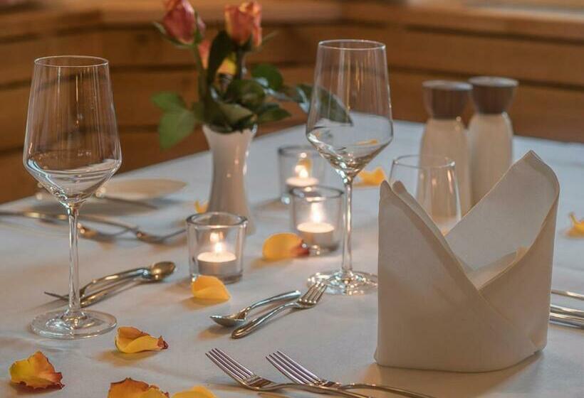 호스텔 Gasthaus Zur Krone