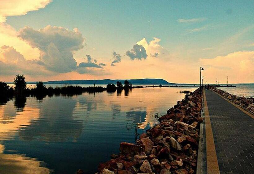 ベッドアンドブレックファースト Port étterem&panzió