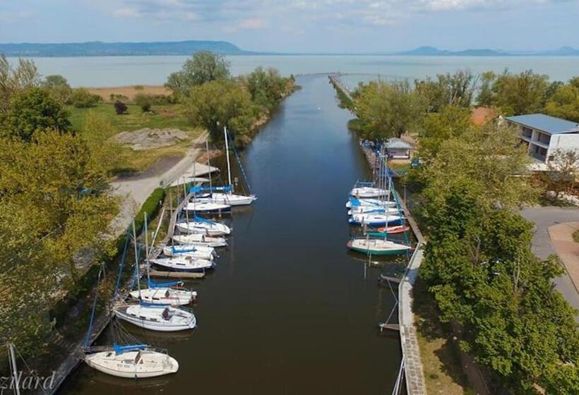 ベッドアンドブレックファースト Port étterem&panzió