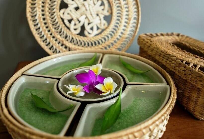 Plumeria Hotel & Spa