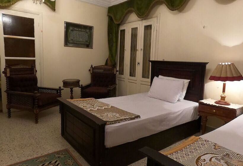 پانسیون Grand Museum Guest House