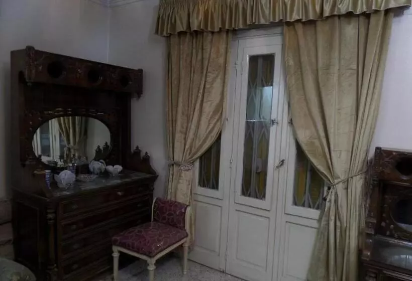 پانسیون Grand Museum Guest House
