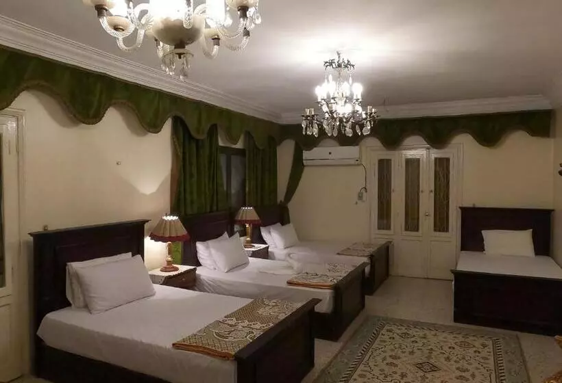 پانسیون Grand Museum Guest House