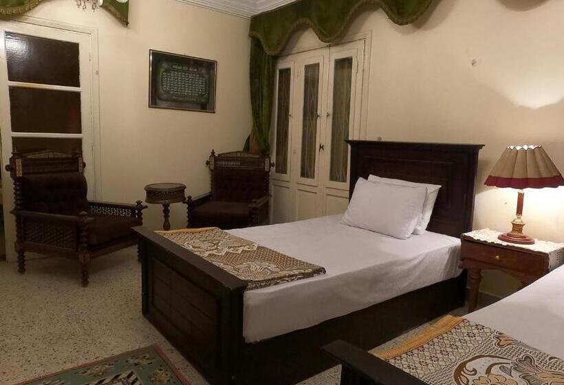 پانسیون Grand Museum Guest House