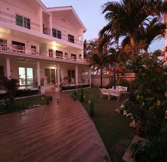 Общежитие Clubboracay Apartelle