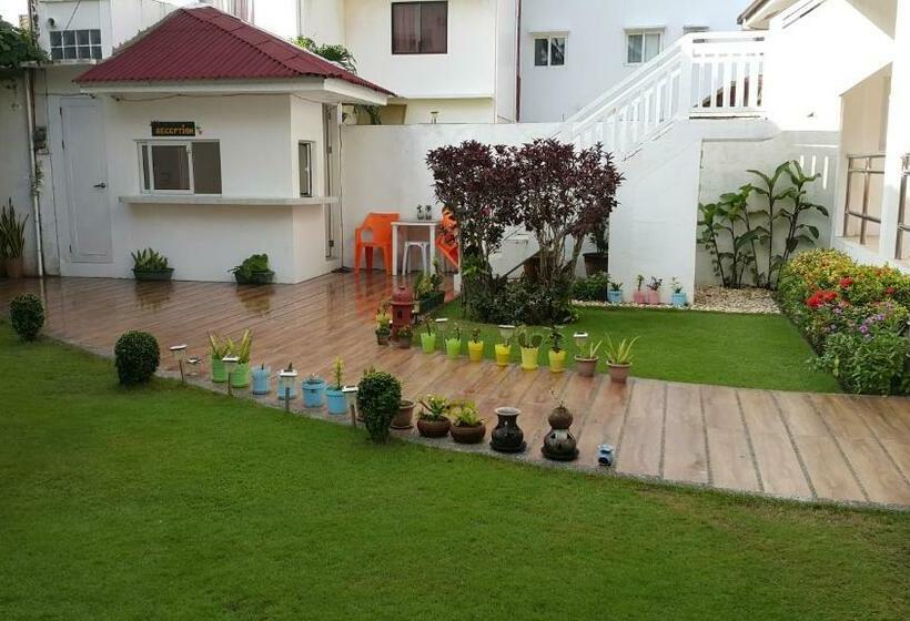 Общежитие Clubboracay Apartelle