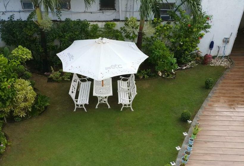 호스텔 Clubboracay Apartelle