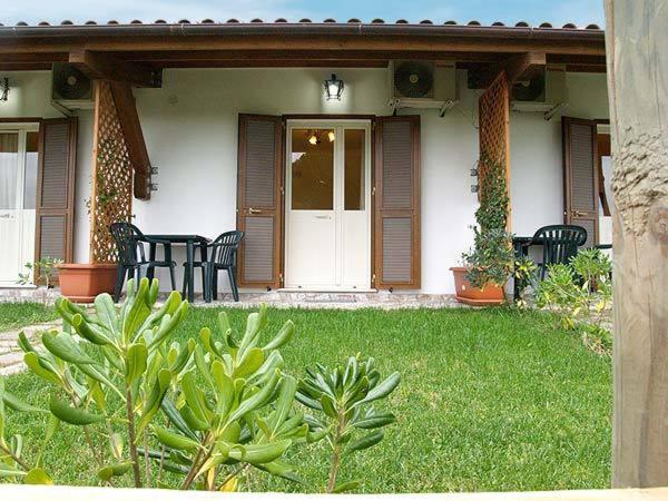 هتل Agriturismo Le Frasche