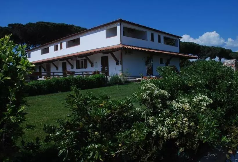 هتل Agriturismo Le Frasche