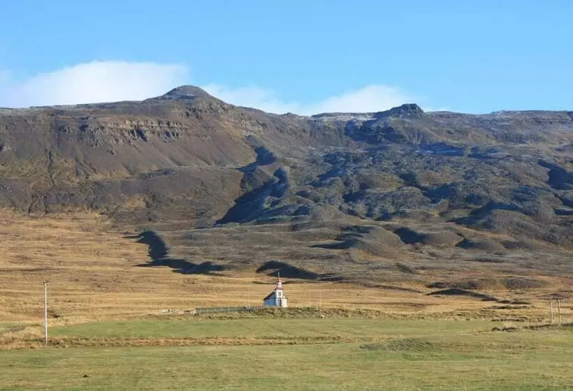 هتل Hofsstadir Farmhouse