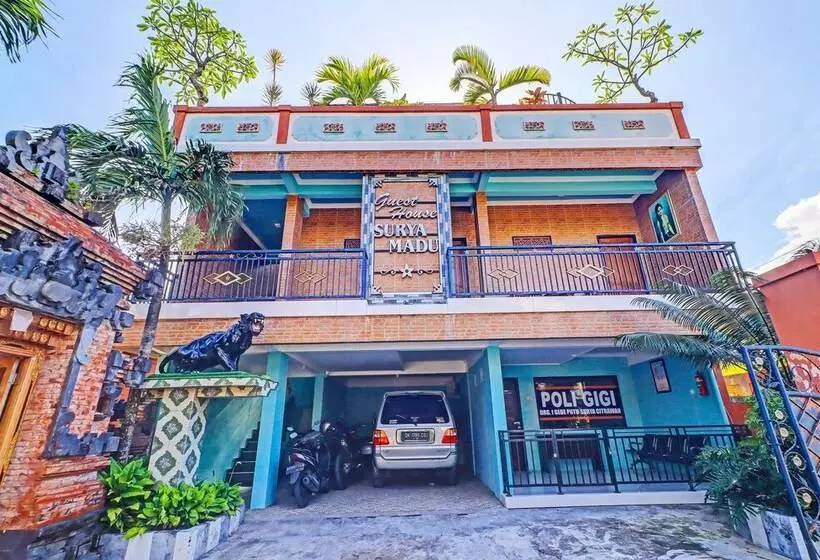 ホテル Oyo 92175 Surya Madu Guest House