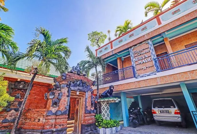 ホテル Oyo 92175 Surya Madu Guest House
