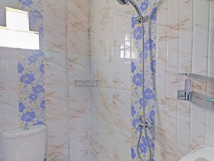 בית מלון כפרי Oyo 92175 Surya Madu Guest House