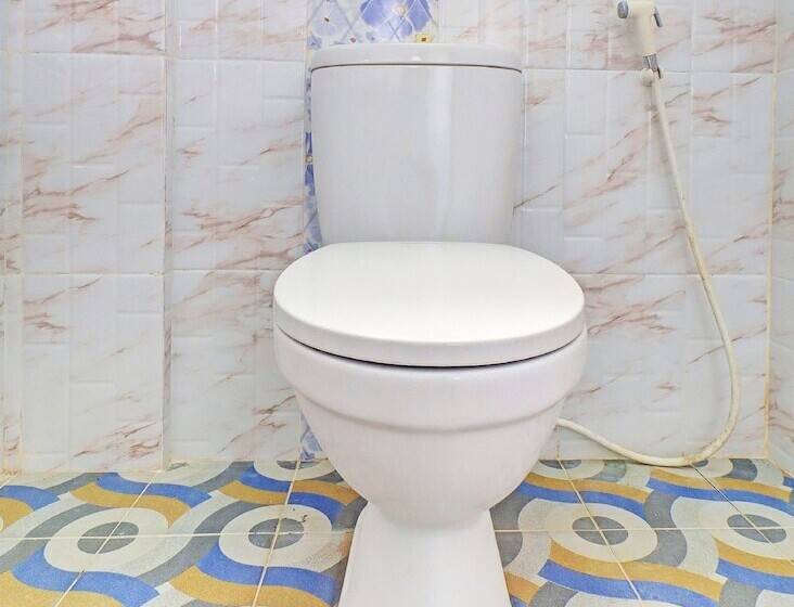 בית מלון כפרי Oyo 92175 Surya Madu Guest House