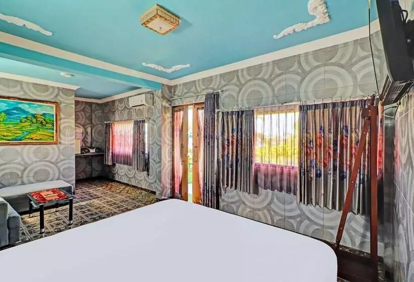 ホテル Oyo 92175 Surya Madu Guest House