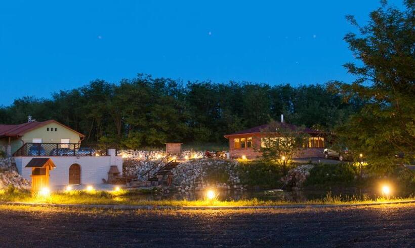 Пансион Farkasverem Vendégház