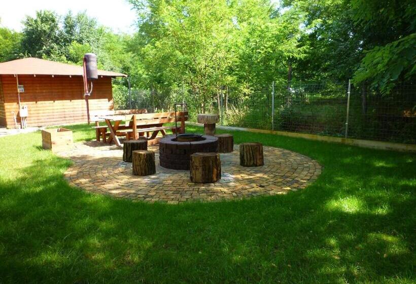 Пансион Farkasverem Vendégház