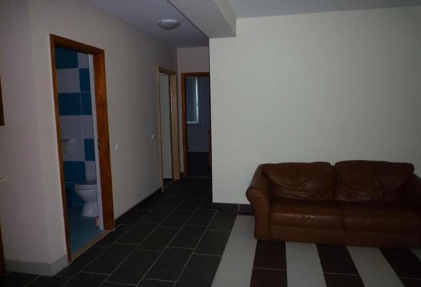 Пансион Farkasverem Vendégház