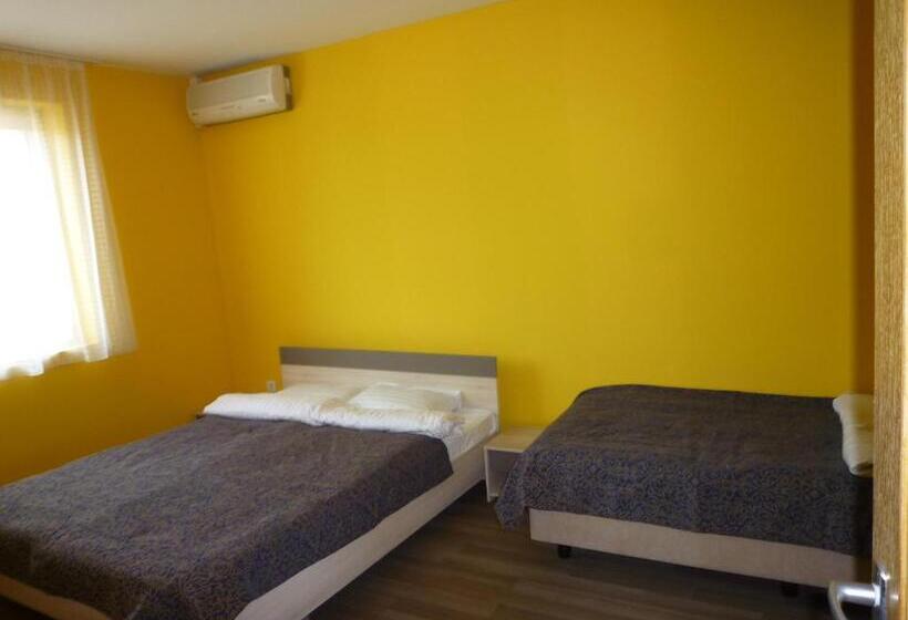 Пансион Farkasverem Vendégház