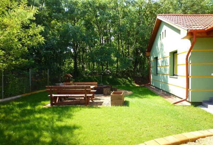 Пансион Farkasverem Vendégház