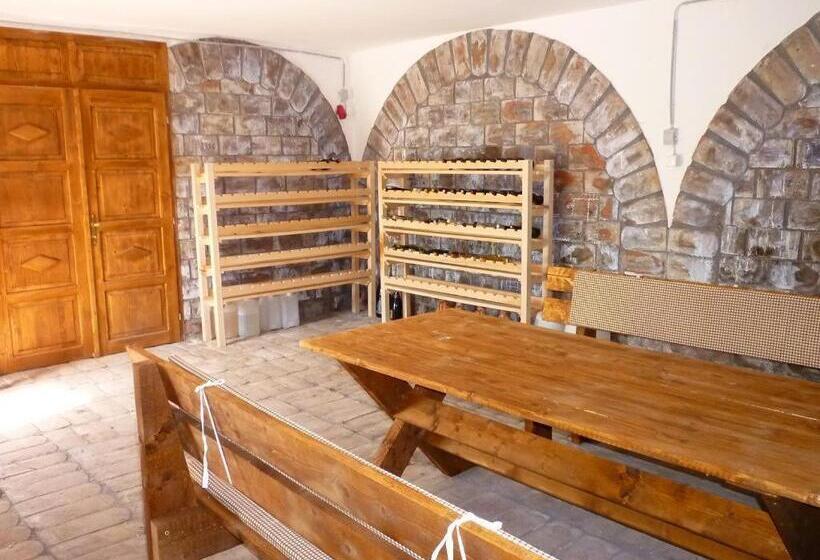 Пансион Farkasverem Vendégház